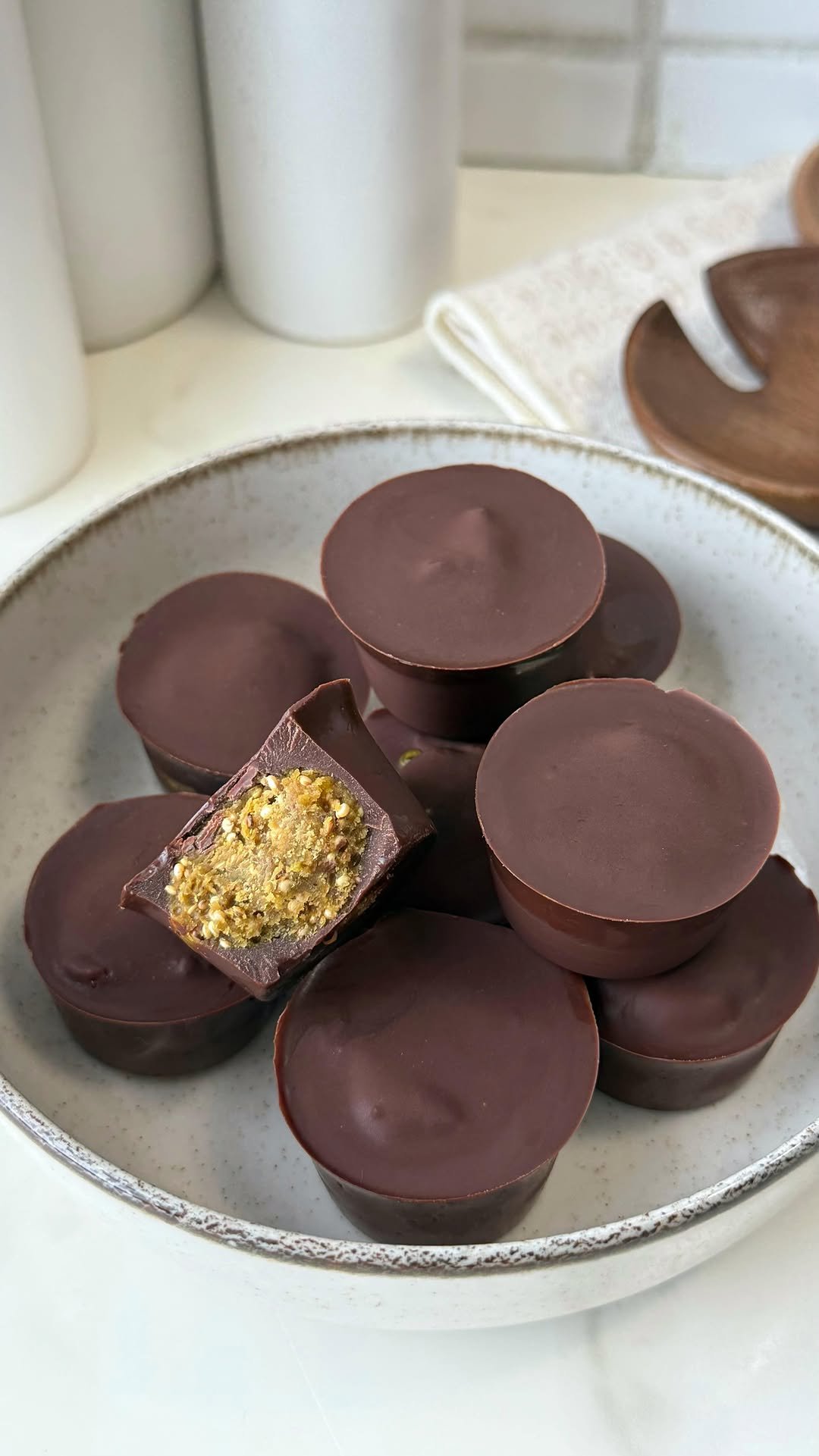 behindthesnack 게시물 이미지: Dubai chocolate just got better for you 🙌🏼...