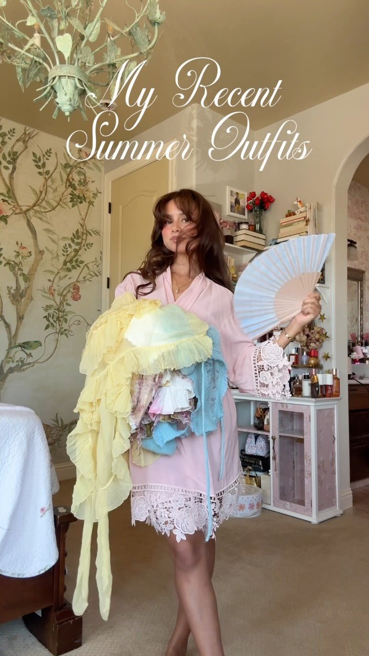 belajuliana_ 게시물 이미지: it’s an abba summer 

Outfit details: 
1st...