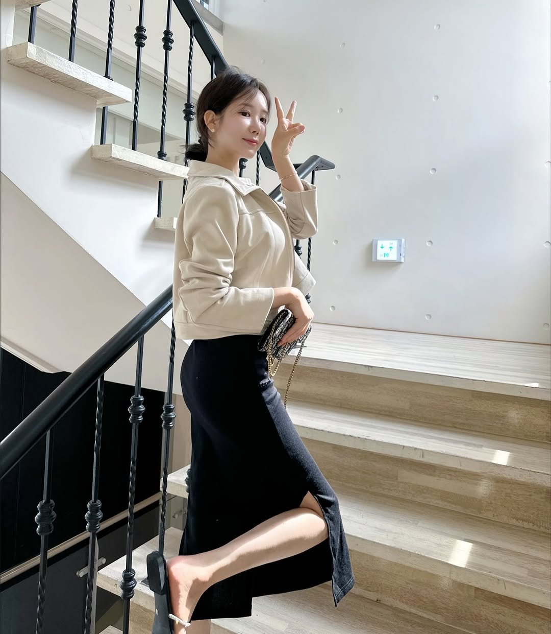 Photo by 설아 벨르아 on February 21, 2026. May be an image of dress and text.