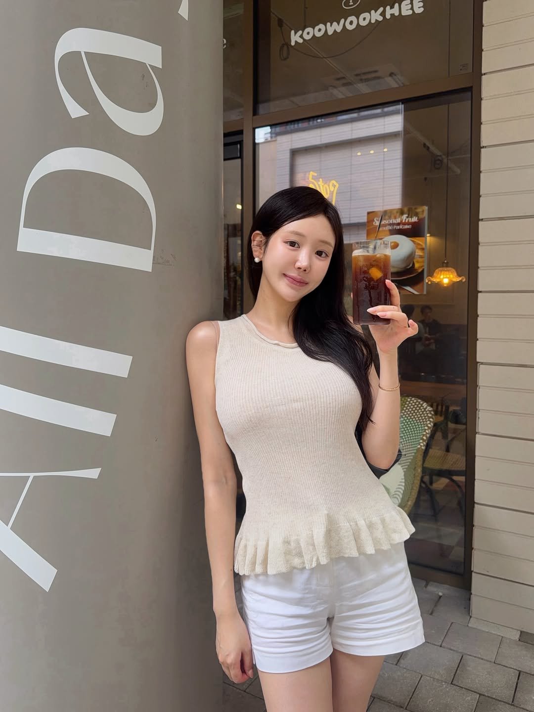 bellea___ 게시물 이미지: 비오는날 머리 ...... 🥹🫠🫠🫠🫠🫠🫠

#잘못된 #머리