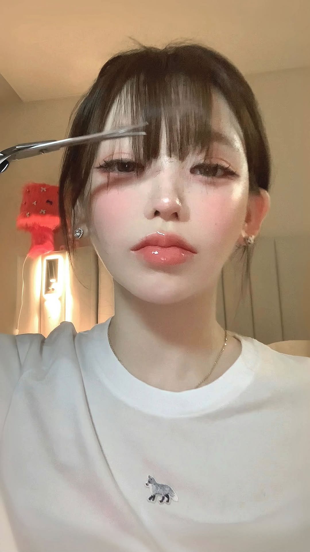 bemy_rin 게시물 이미지: 그냥 혼자 집에서 교양있게(?)앞머리 자르는 영상✂️👼🏻