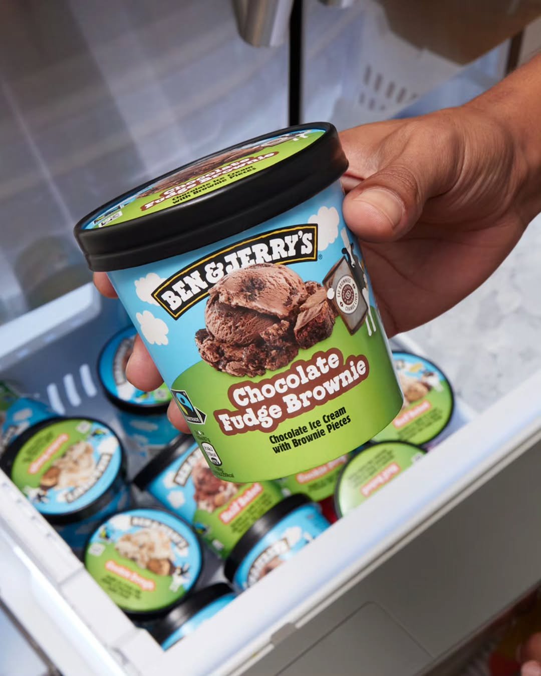 Photo by 벤앤제리스 Ben&Jerry’s Korea on January 11, 2026. May be an image of ‎gelato, ice cream and ‎text that says '‎BEN&JERRY'S BEN Chocolate Brownie ក៉ត់រន Pieces الفياي Eudge Cream Chocolate Ice 10 with Brownie E PRUPS 2ES% "" Aa‎'‎‎.