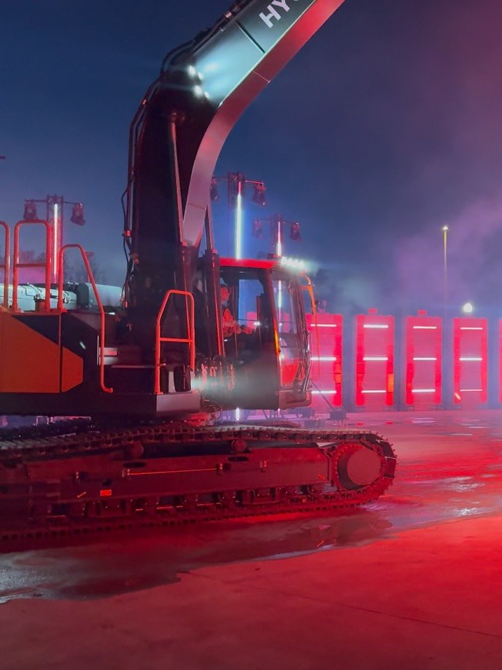 bentheoperator 게시물 이미지: A huge amount of prep, then two weeks of demo...