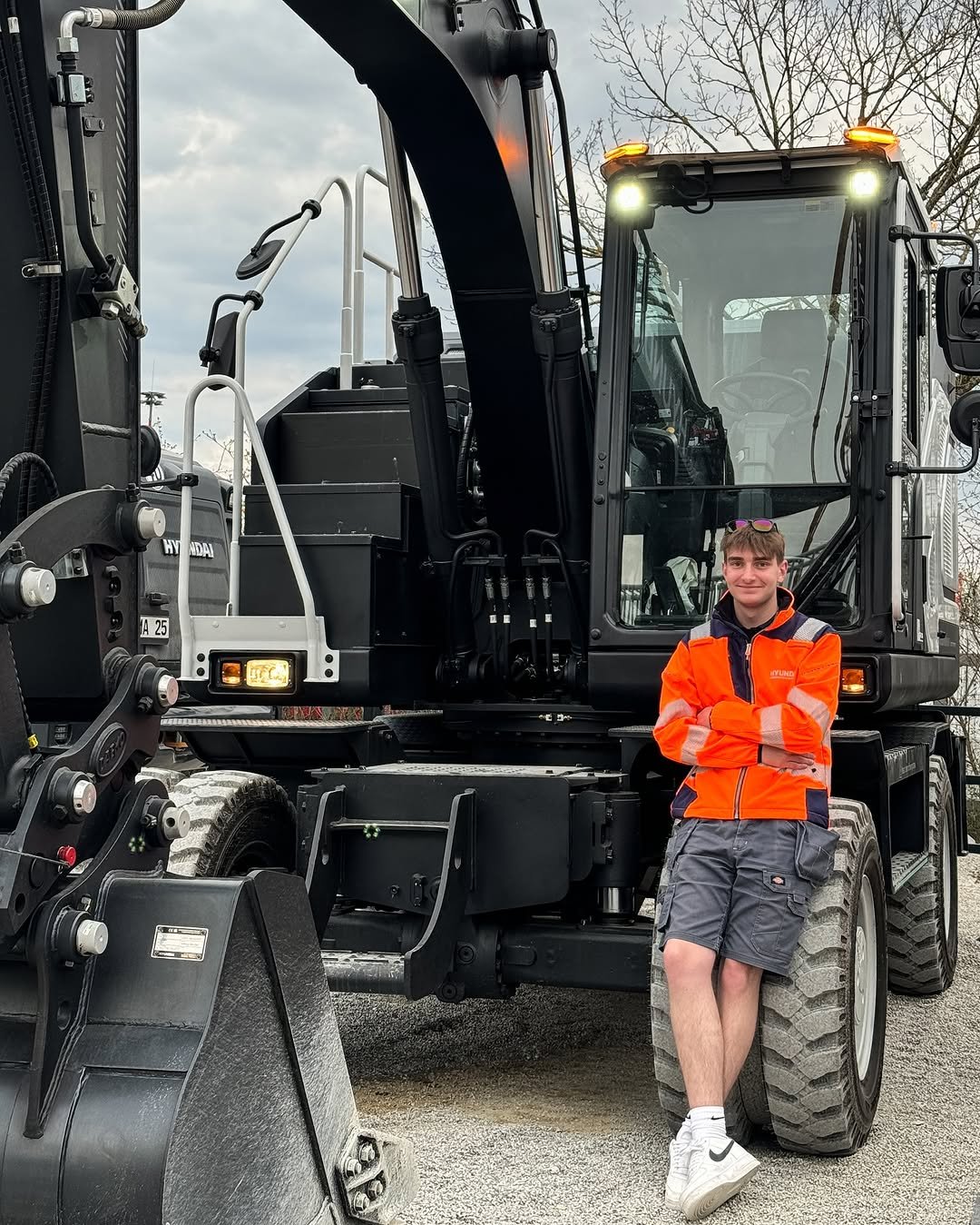 Photo by Ben Wade in bauma with @messe_muenchen, @bauma.official, and @hyundaiceeurope.