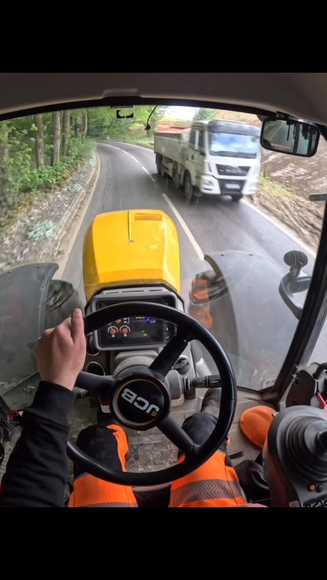 bentheoperator 게시물 이미지: Riding in comfort 😎
#jcb #agri #tractors #contracting