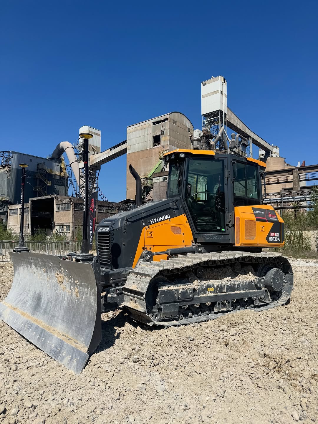 bentheoperator 게시물 이미지: The Hyundai HD130 Dozer which I was operating...