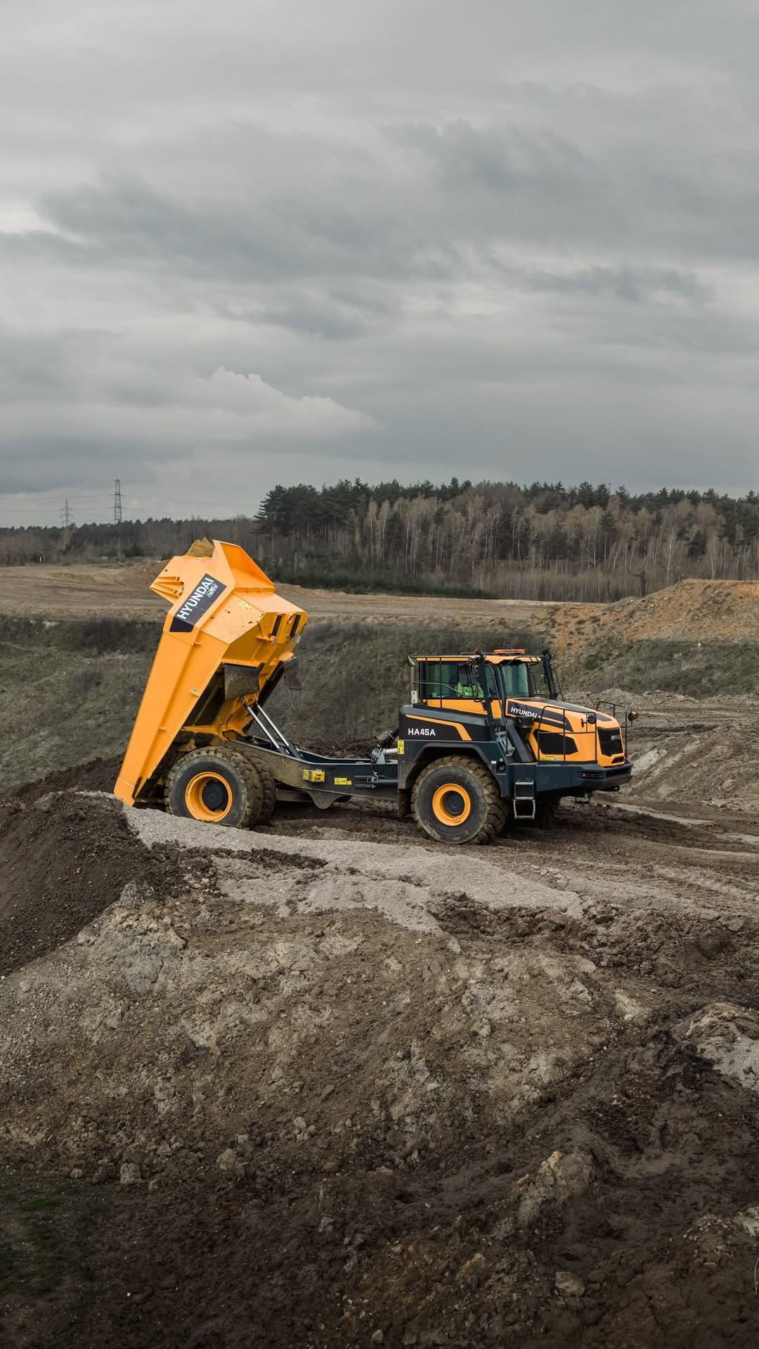 bentheoperator 게시물 이미지: Dump truck vibes with @hyundaiceeurope and...