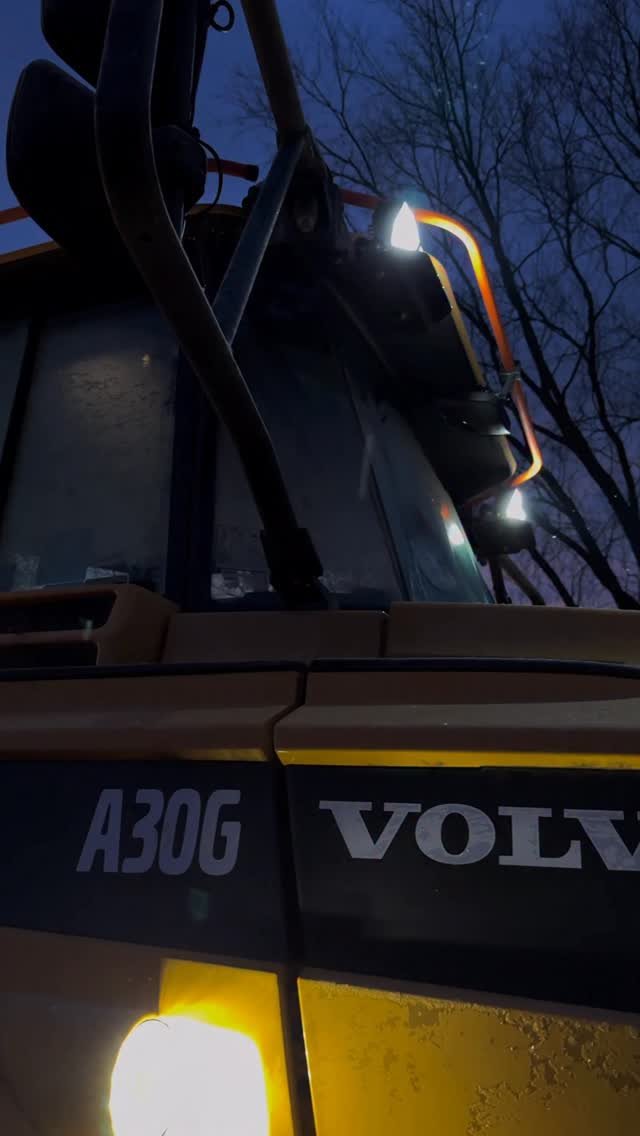 bentheoperator 게시물 이미지: Frosty mornings with a Volvo A30 

#volvo #adt...