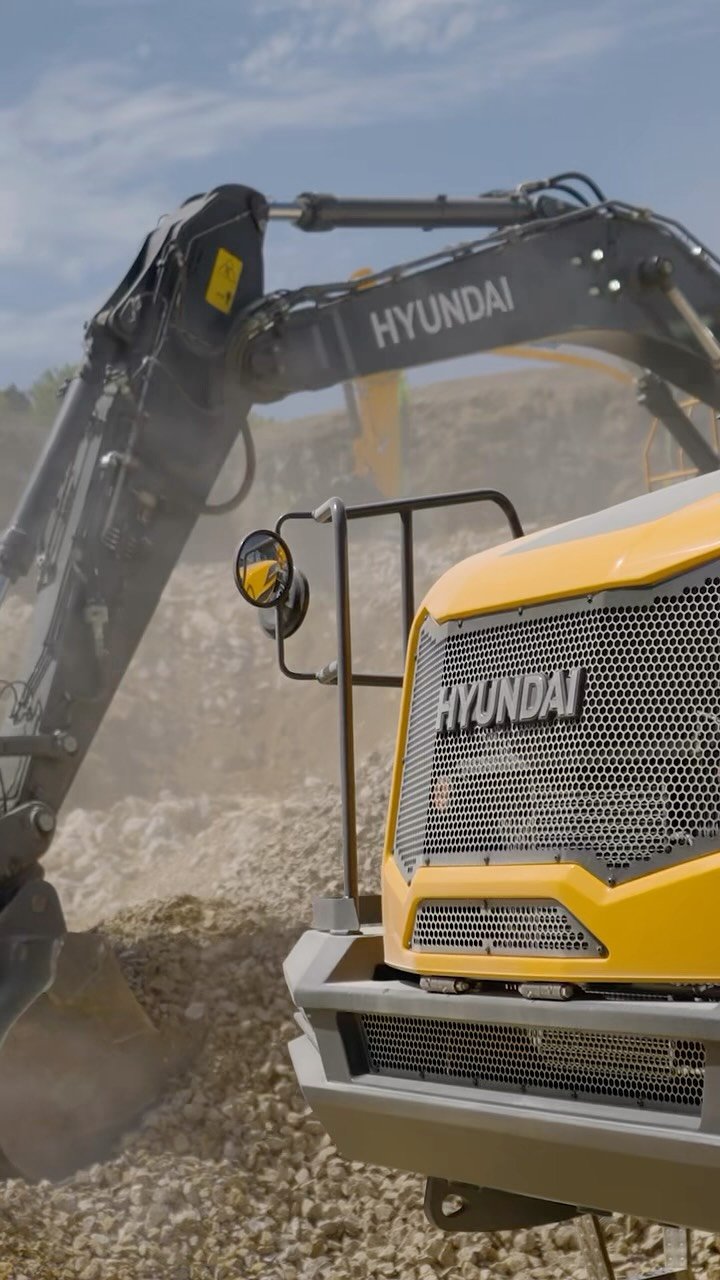 bentheoperator 게시물 이미지: Dominating the quarry face 🤙🏼 #hyundai...