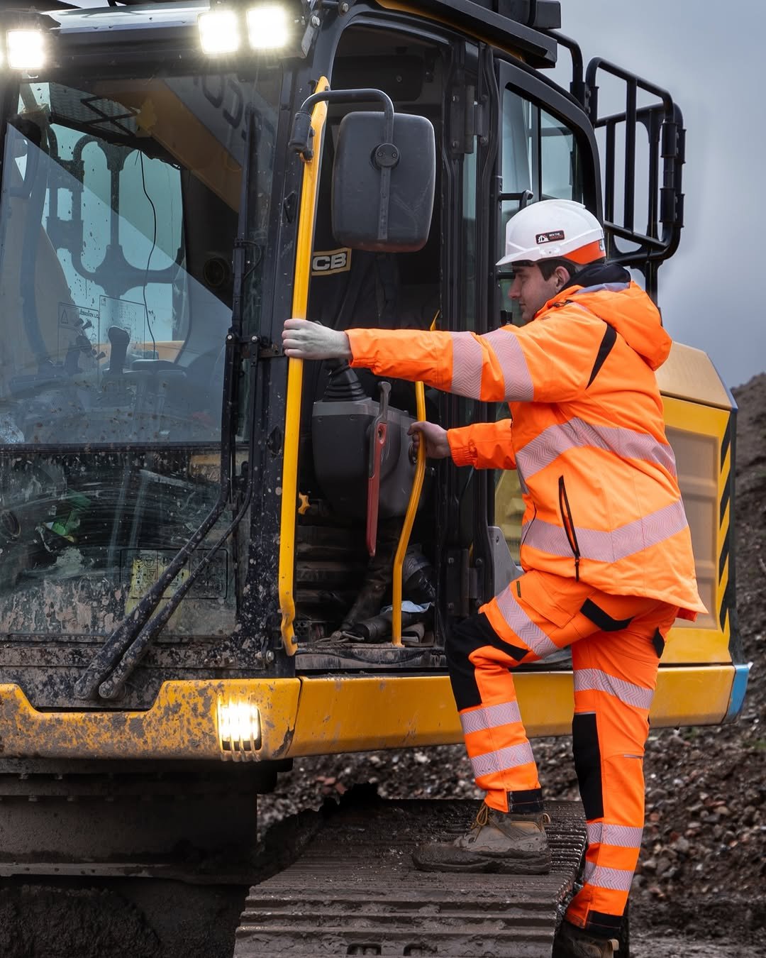 Photo shared by Ben Wade on March 31, 2026 tagging @pulsar_uk. May be an image of scraper, crane and text.