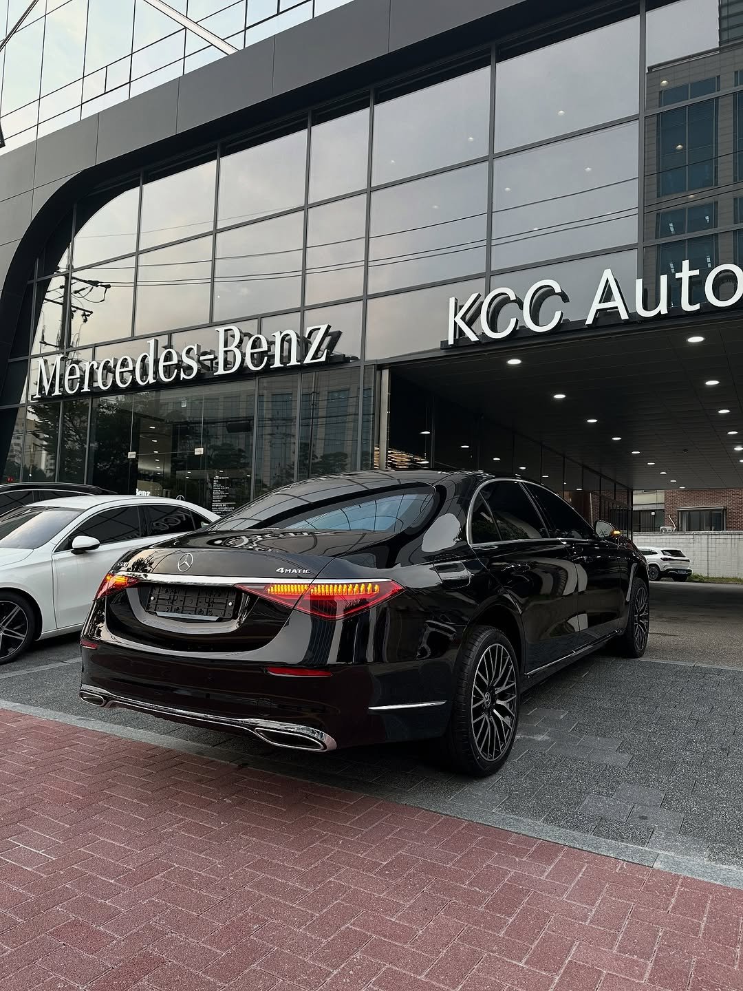 Photo by 벤츠 공식딜러 김대호 on October 11, 2025. May be an image of sedan and text.