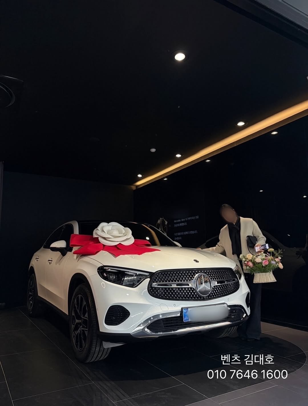 Photo by 벤츠 공식딜러 김대호 on February 01, 2026. May be an image of sedan, prairie gentian and text that says 'alve 벤츠 김대호 010 01076461600 010 7646 1600'.