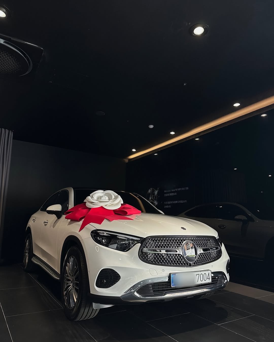 Photo by 벤츠 공식딜러 김대호 on July 25, 2025. May be an image of sedan and text.