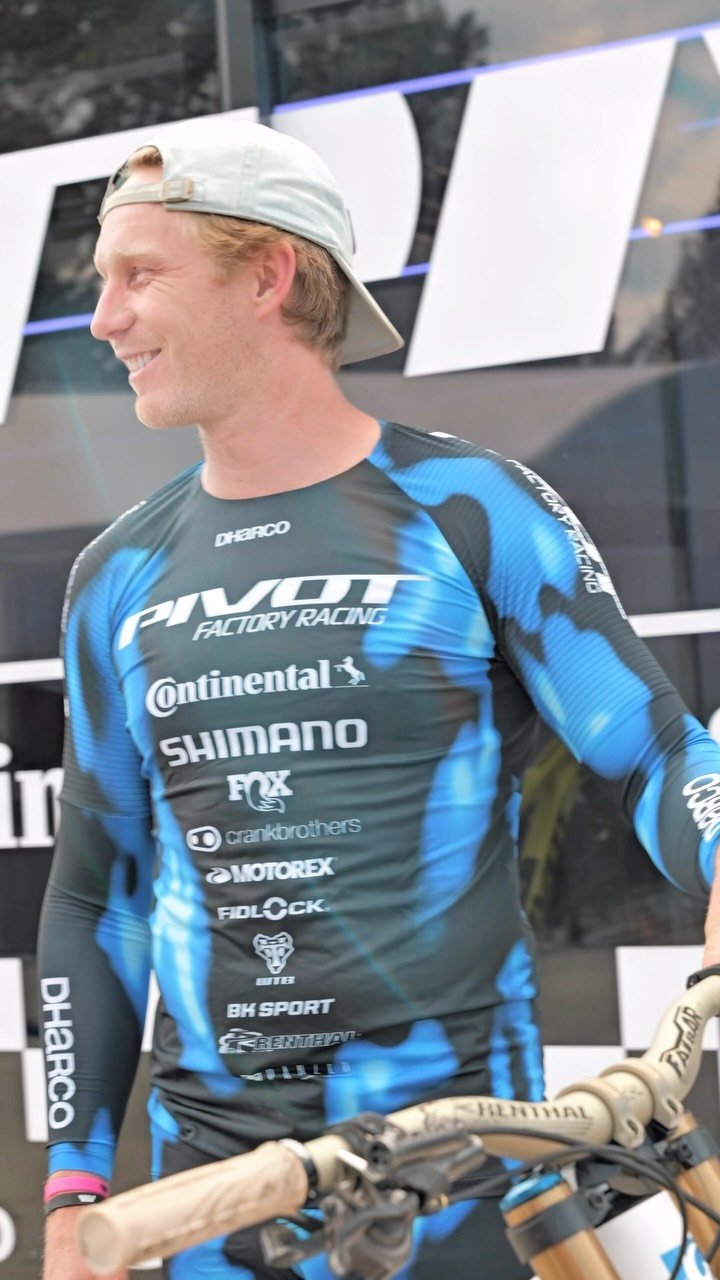bernard_kerr 게시물 이미지: Hanging out with @pivotfactoryracing at the...