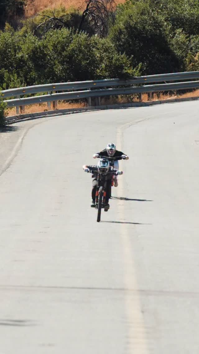 bernard_kerr 게시물 이미지: Bora Bora it’s time to hit the streets. 🇨🇱...