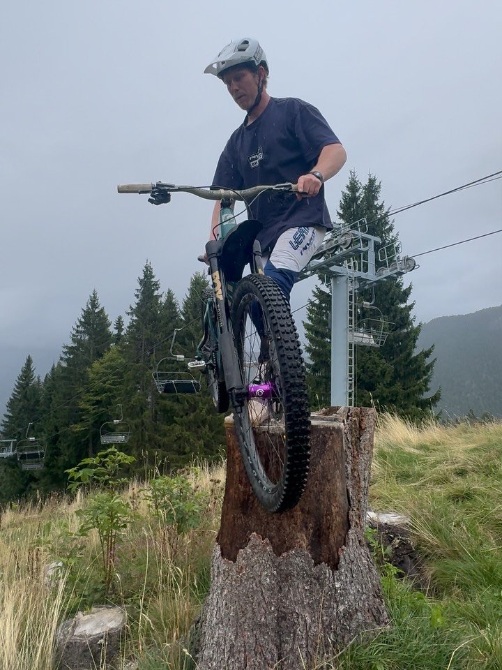 bernard_kerr 게시물 이미지: Born slippy in Morzine for the week. Live...