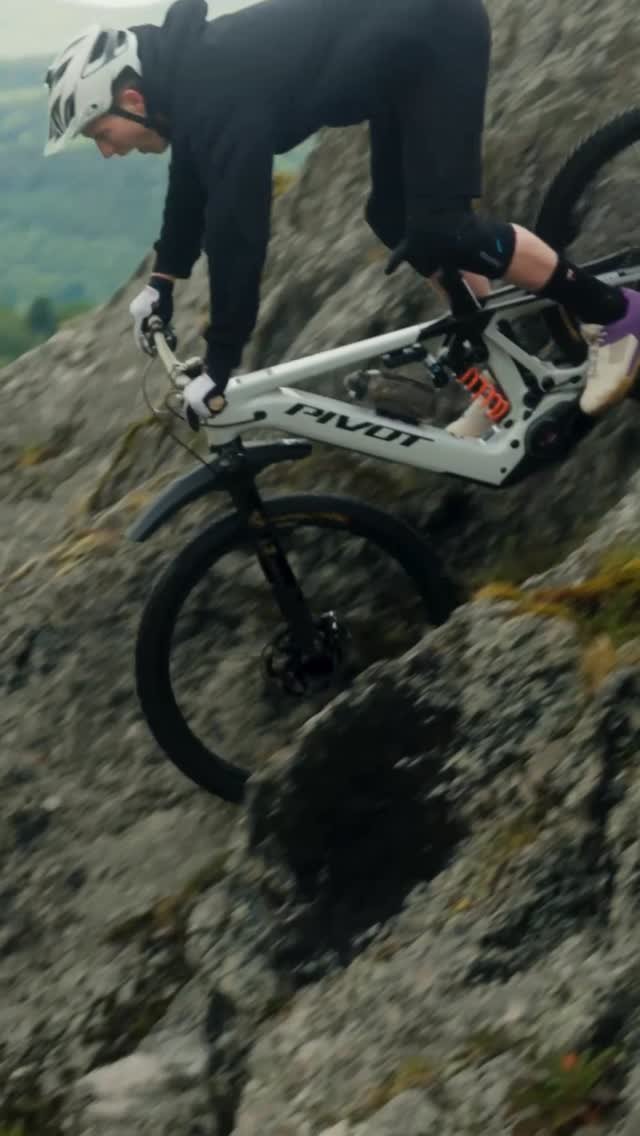 bernard_kerr 게시물 이미지: E bike rich with my new @pivotcycles LT. lil...