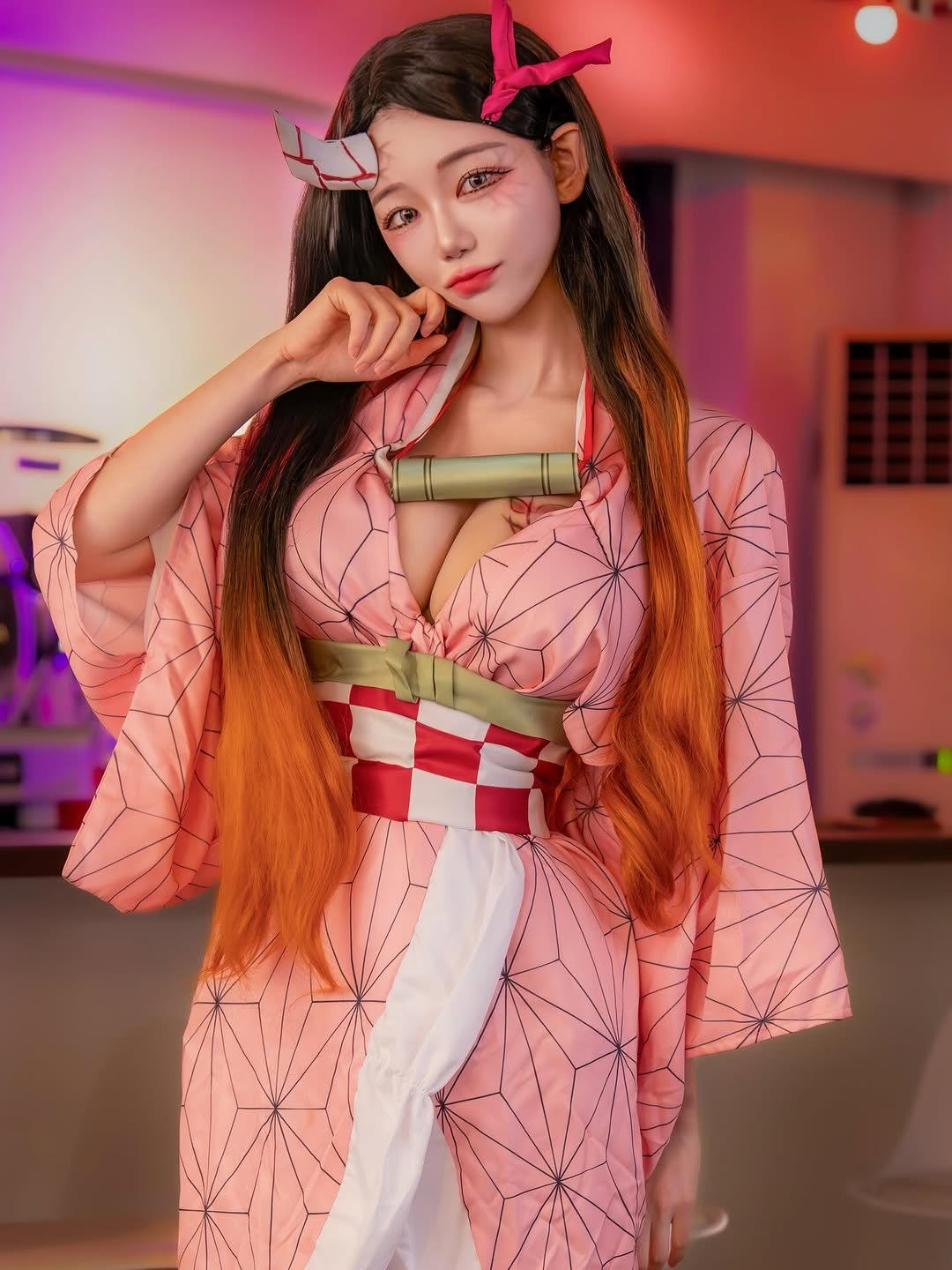 Photo shared by ✨빛베리 𝑩𝒆𝒂𝒕 𝑩𝒆𝒓𝒓𝒚✨ほしの ベリ🍓 on September 17, 2025 tagging @gomjun1118. May be an anime-style image of sleepwear, robe, bath robe, costume and text.