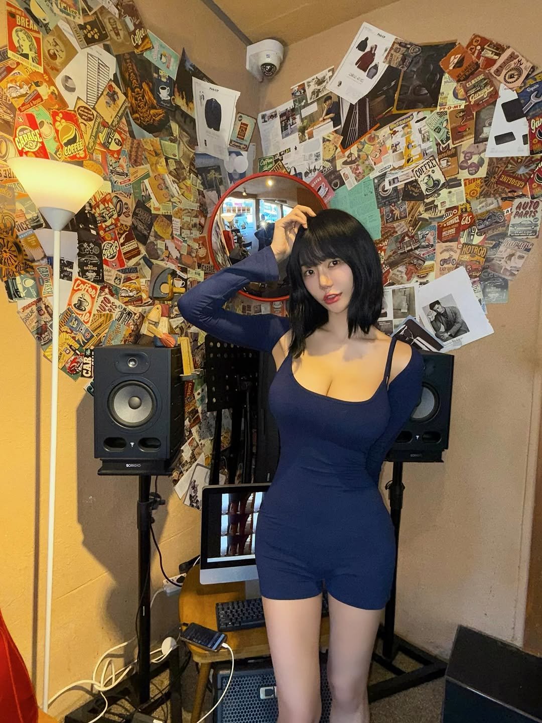 Photo by ✨빛베리 𝑩𝒆𝒂𝒕 𝑩𝒆𝒓𝒓𝒚✨ほしの ベリ🍓 on August 13, 2025. May be an image of 1 person, standing and text.