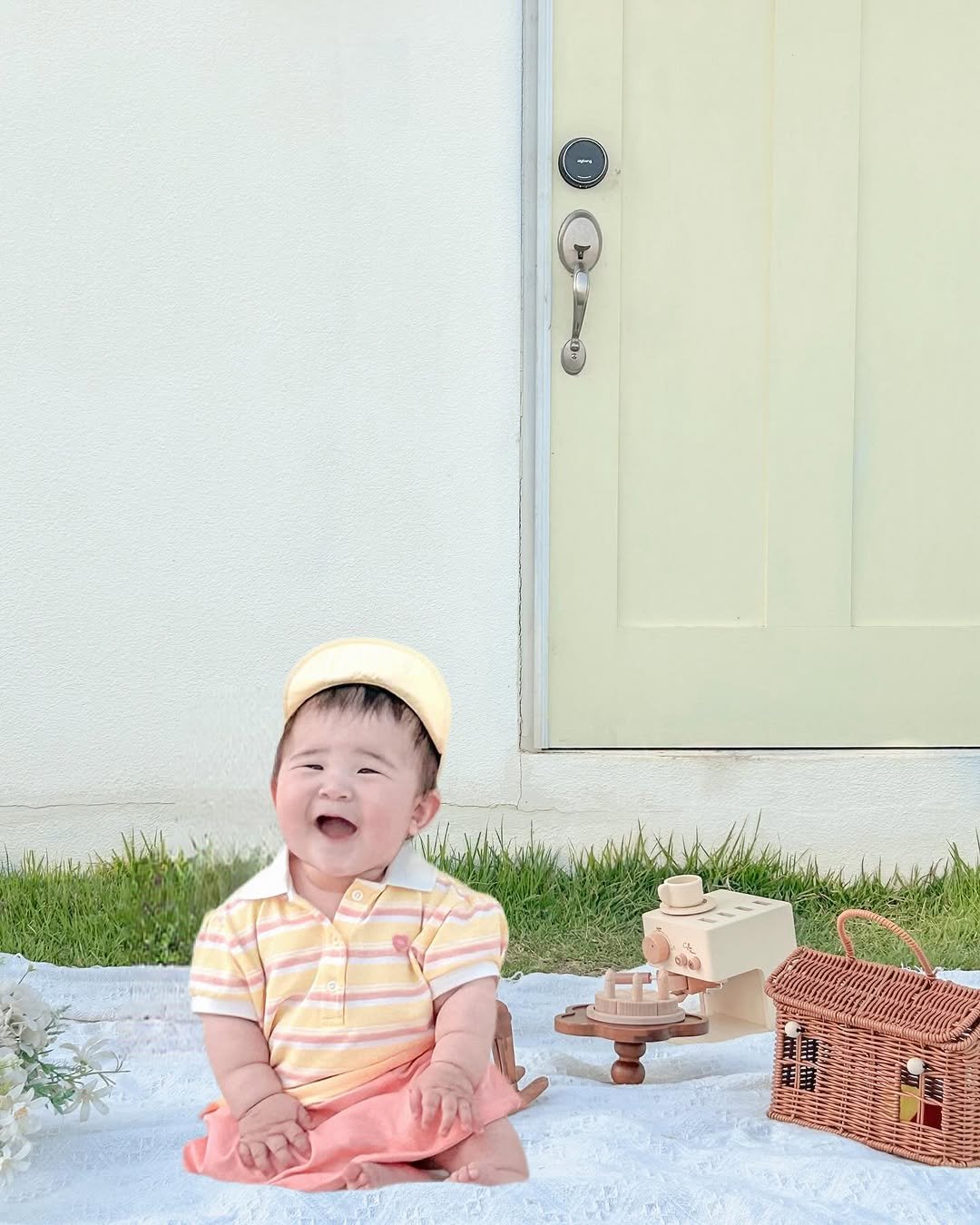 Photo by 김수현  딸기엄마🍓 in 강화도. May be an image of 1 person, baby, standing, baby shoes and text.