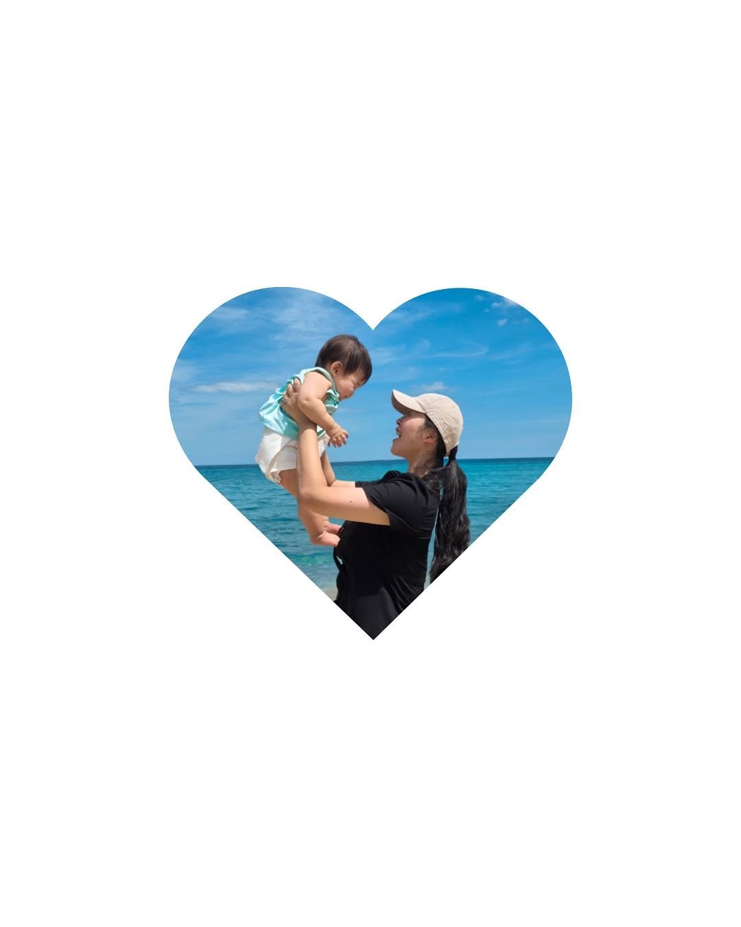 Photo by 김수현  딸기엄마🍓 on August 28, 2025. May be an image of 2 people, baby, people kissing, heart, ocean and text.