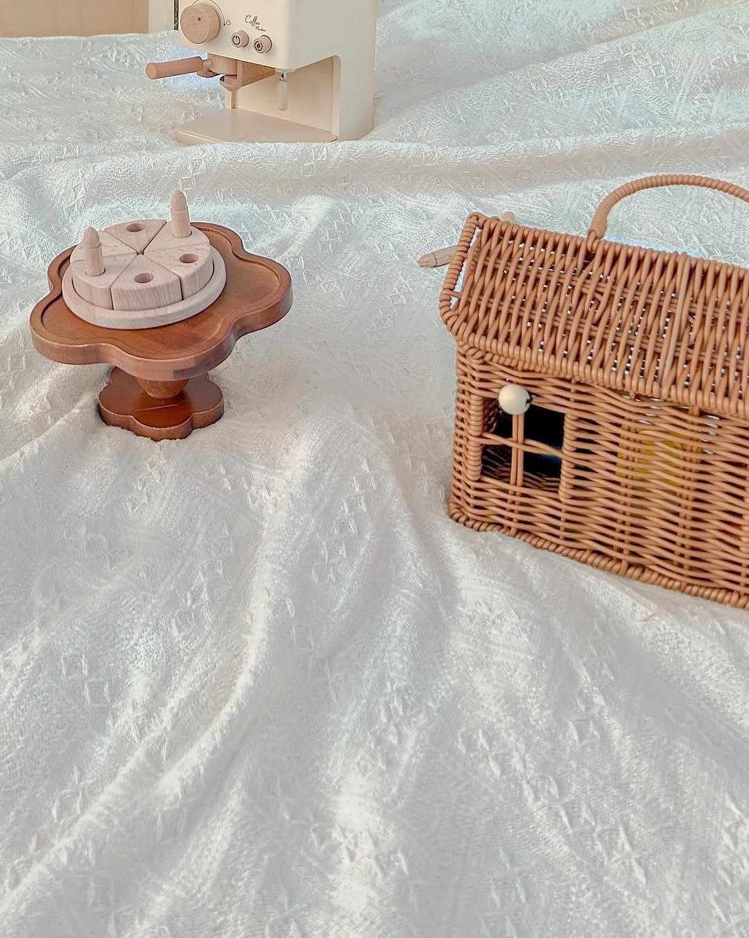 Photo by 김수현  딸기엄마🍓 on June 17, 2025. May be an image of basket, picnic and text.