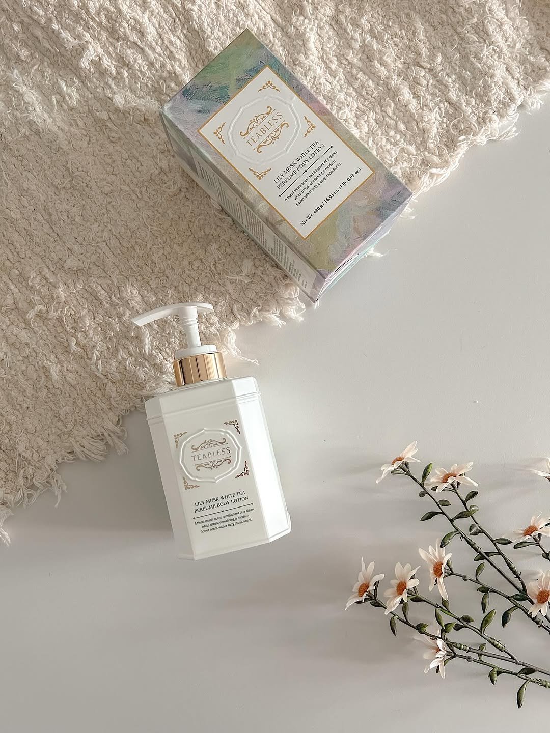 Photo by 김수현  딸기엄마🍓 on September 18, 2025. May be an image of fragrance, sink, hair product, perfume, bar soap, hand cream, lotion, white lily and text.