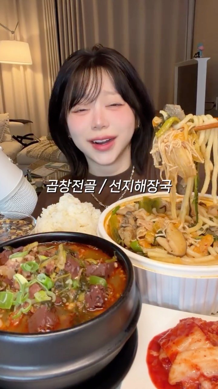 berryveryhungry 게시물 이미지: 오늘 베리맛집 푸는 날.
나 술 먹었게~ 안 먹었게요??😵

아침에 햄버거로...