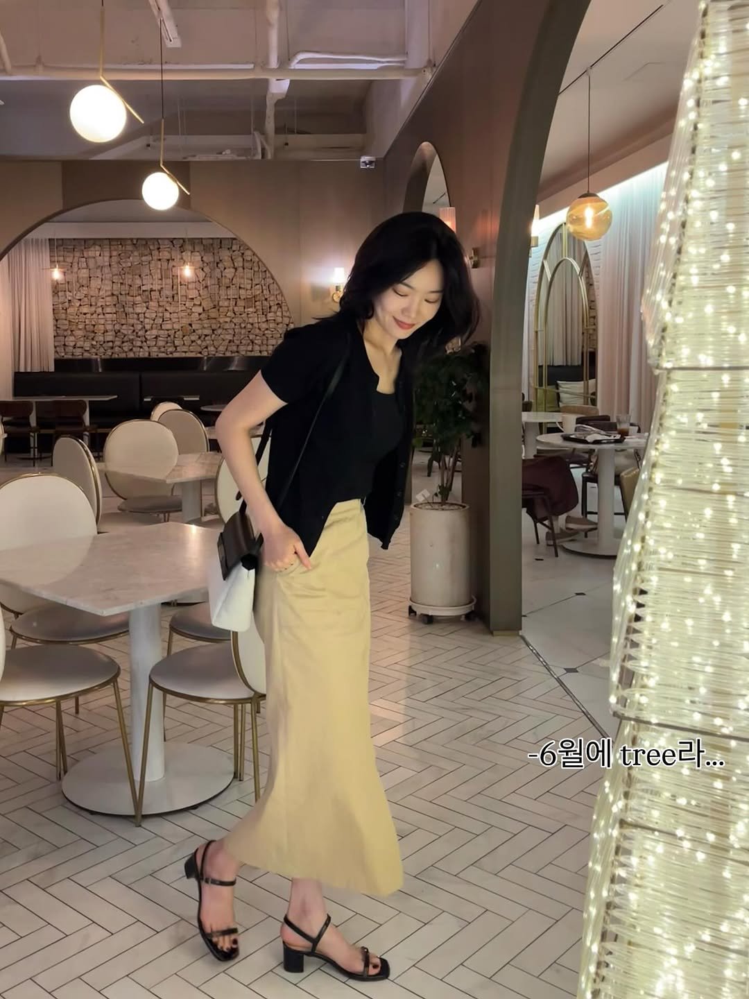 Photo shared by 방은정 BANG EUN JEONG on June 11, 2025 tagging @lookast, @louisquatorze_official, and @unnout_studio. May be an image of 1 person.