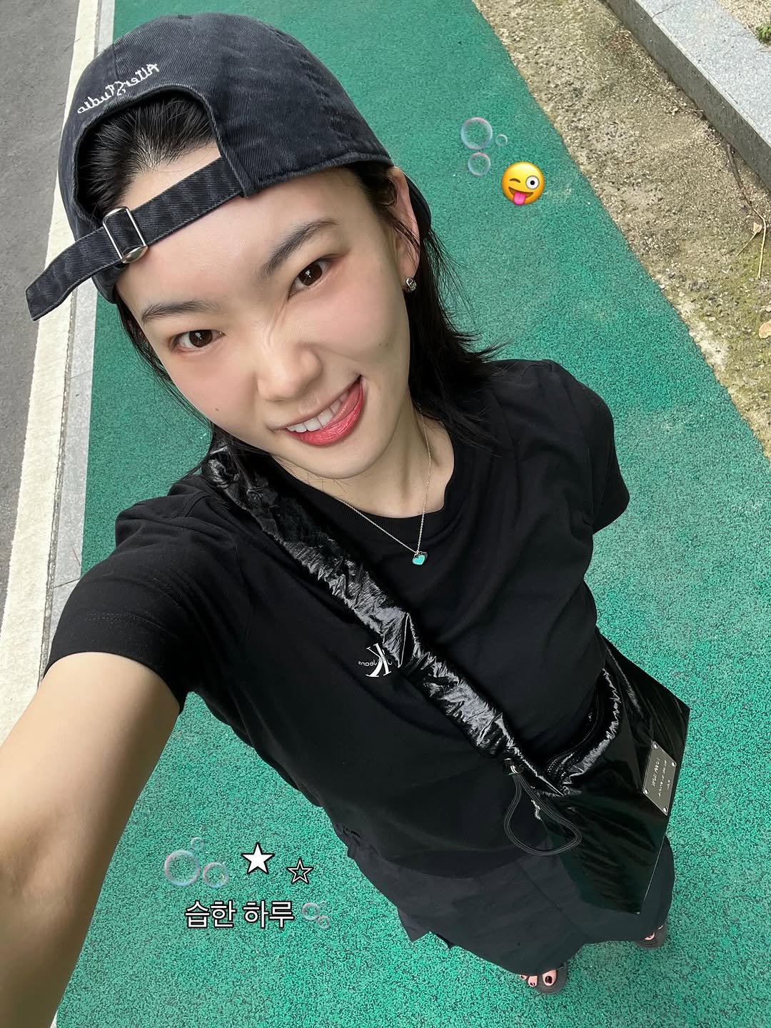 Photo shared by 방은정 BANG EUN JEONG on June 29, 2025 tagging @lossyrow. May be an image of 1 person, hat and text.