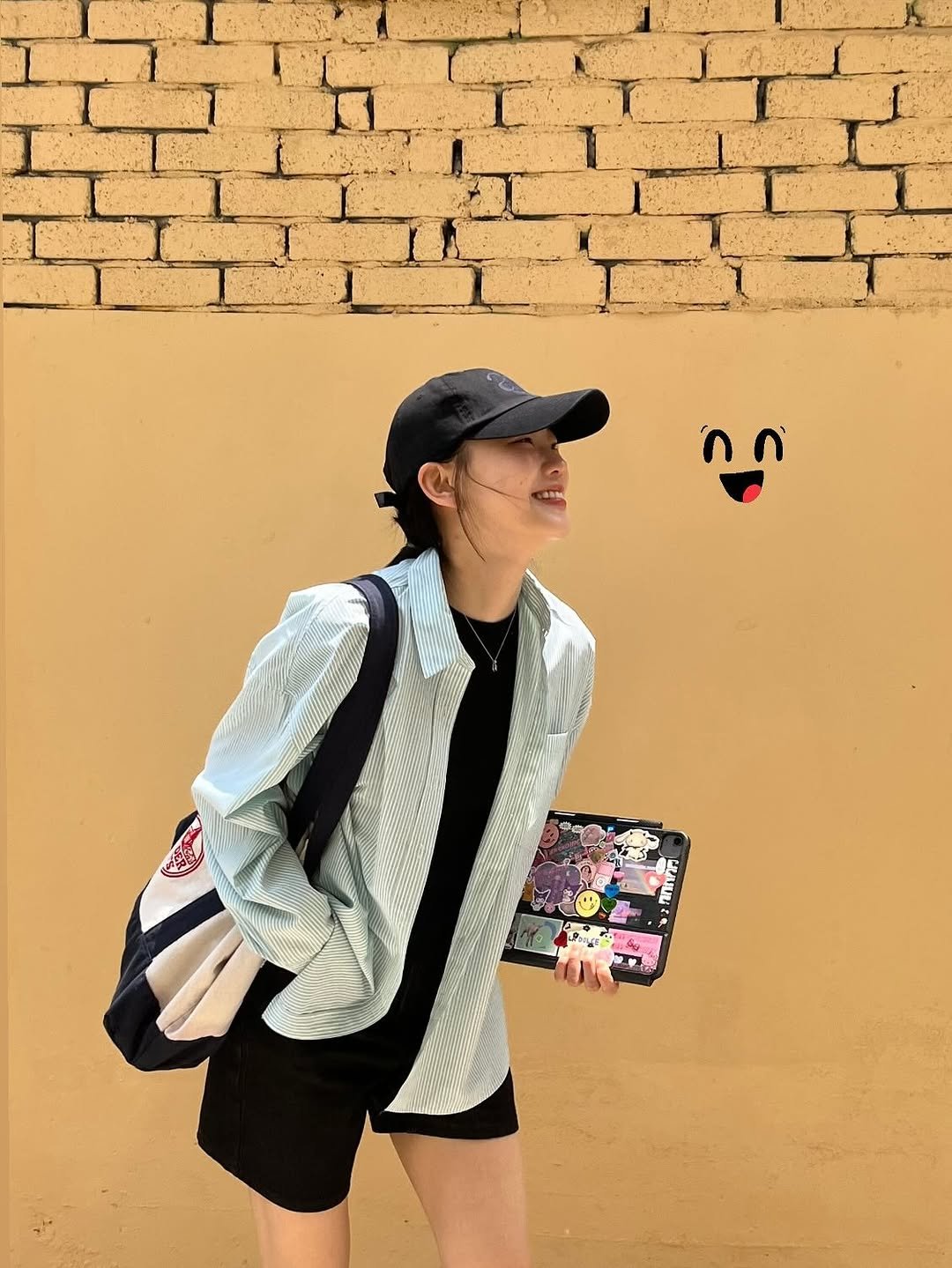 Photo shared by 방은정 BANG EUN JEONG on June 01, 2025 tagging @alterstudio.co.kr, and @lossyrow. May be an image of 1 person, hat and text.