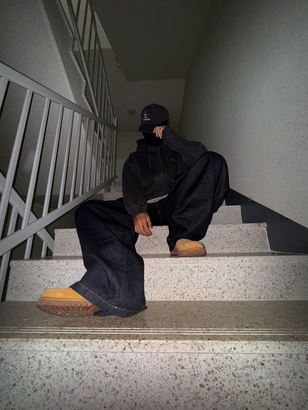 Photo by 은우 on July 31, 2025. May be an image of 1 person, sweatpants, sweatsuit, face mask, cloak and text.