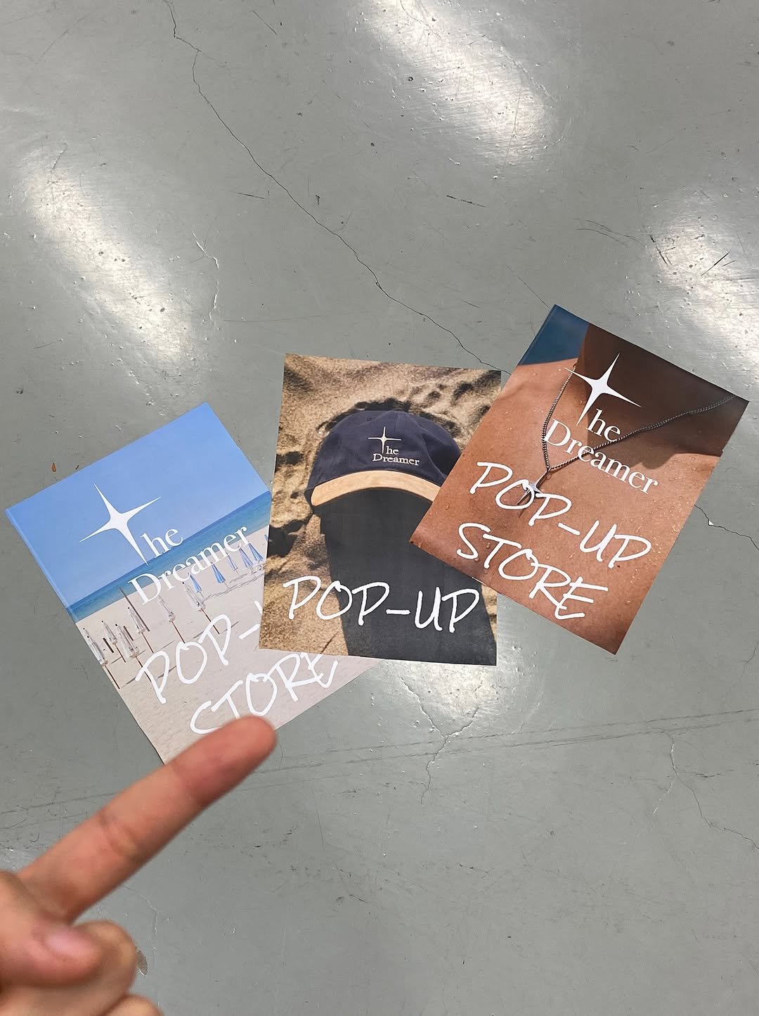 Photo by 은우 on August 15, 2025. May be an image of card and text that says 'Thc Dreamer あ地 안별의 he Drgamet Orcamer er POP-UP -UP STORE STORE POP-UP Aжe4Tep Dreamer he POP CTORE'.
