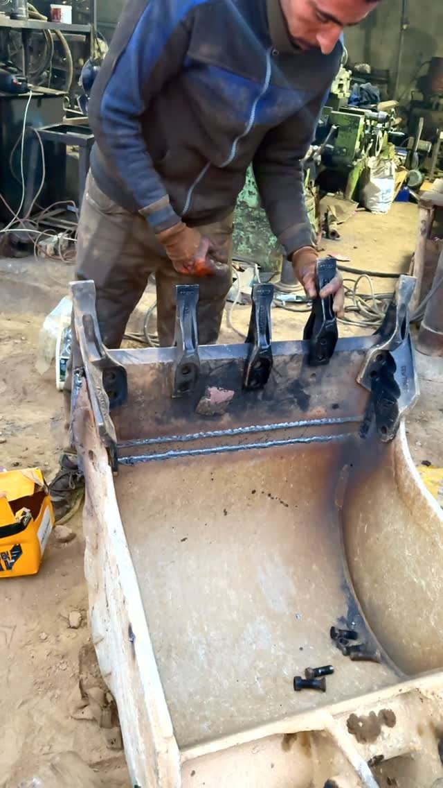 bhatengineeringworks 게시물 이미지: Jcb official bucket Cutter 🫡...