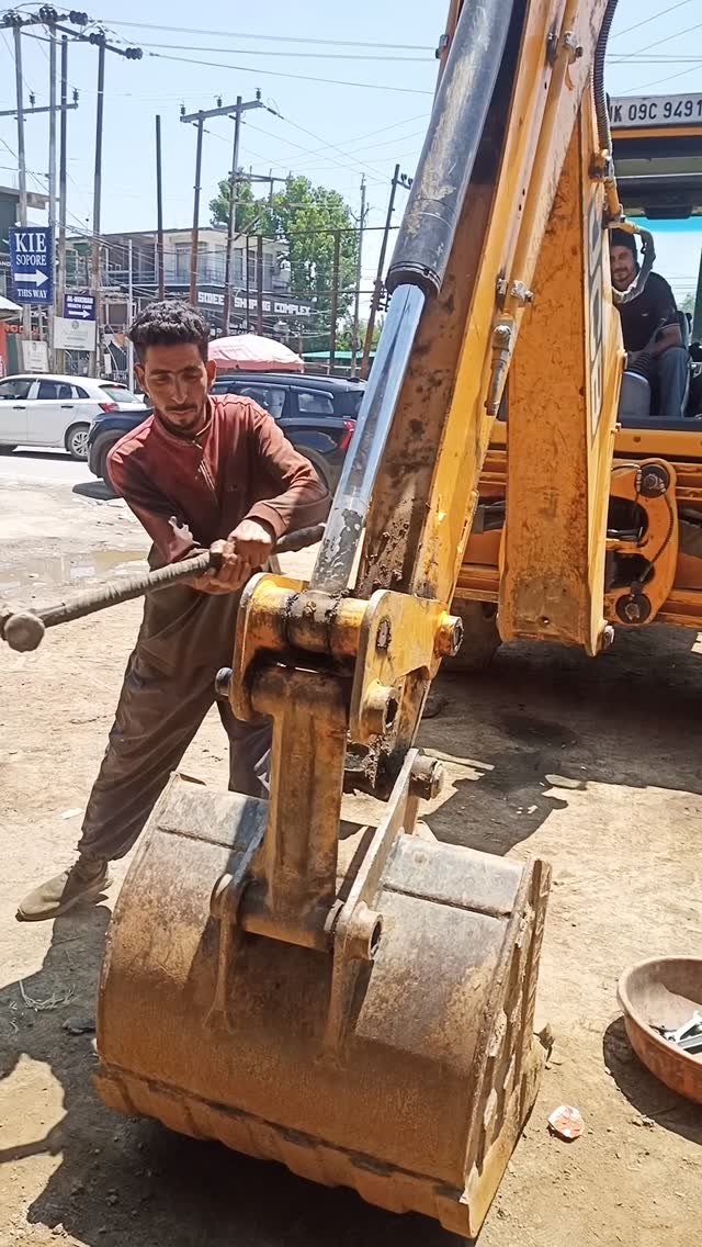 bhatengineeringworks 게시물 이미지: Power Of HARDWORK @bhatengineeringworks...