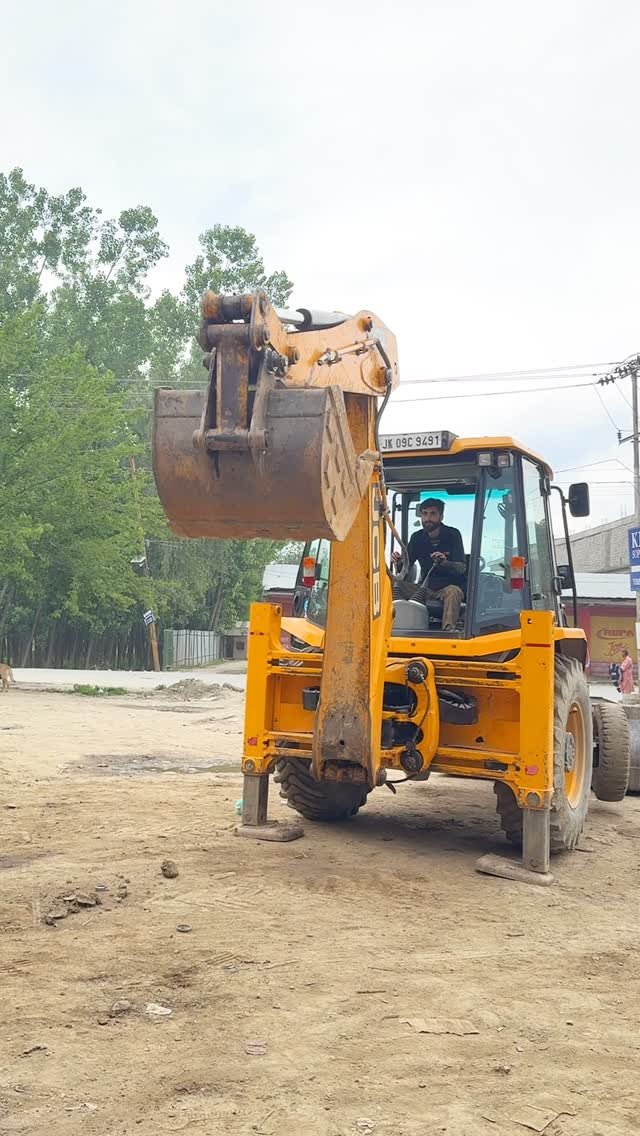 bhatengineeringworks 게시물 이미지: 🤫 @bhatengineeringworks @bhatzdanishh #jcb...