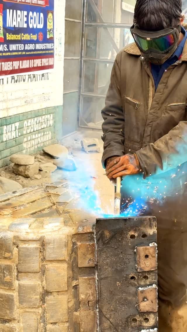 bhatengineeringworks 게시물 이미지: Mig welding  @bhatengineeringworks ...