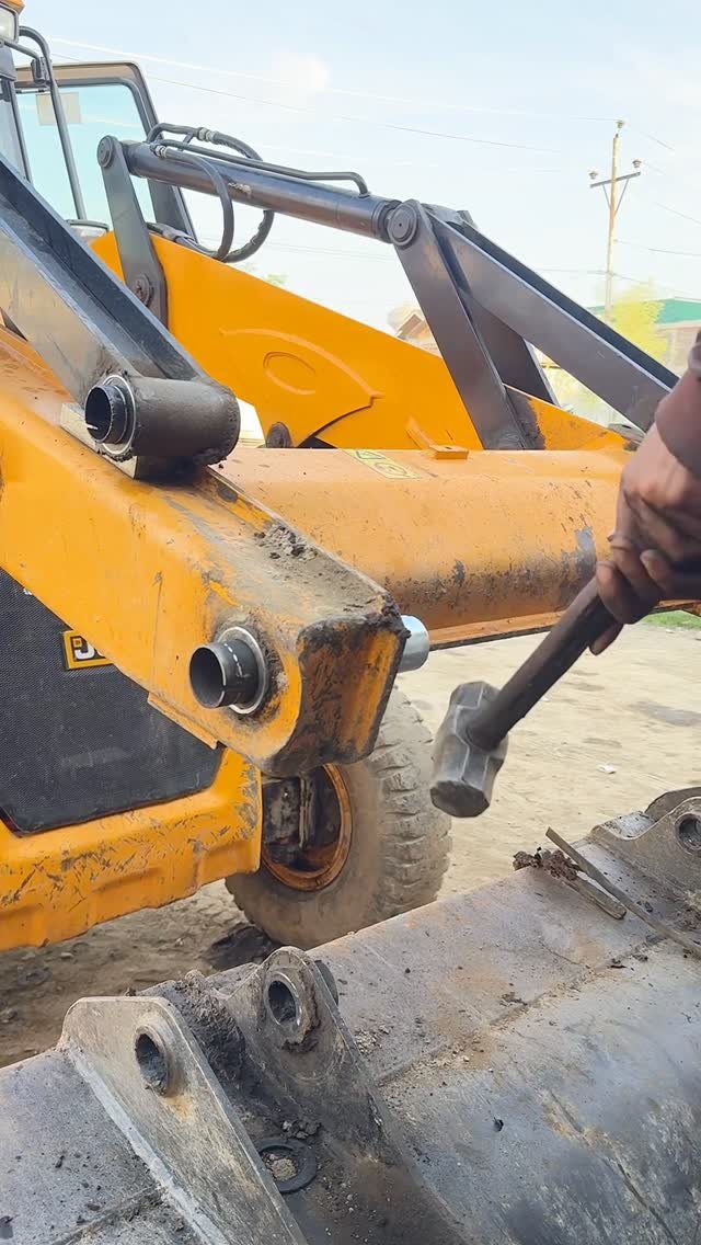 bhatengineeringworks 게시물 이미지: Jcb loader arm Bush @bhatengineeringworks ...