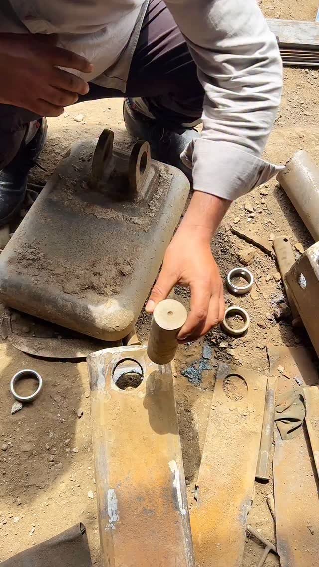bhatengineeringworks 게시물 이미지: Jcb stabiliser legs @bhatengineeringworks...