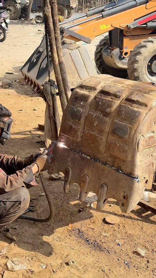 bhatengineeringworks 게시물 이미지: 👍Jcb bucket @❤️#hitachi #farming...