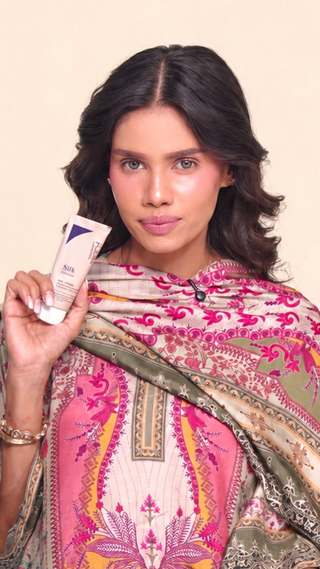 bhumikabahlofficial 게시물 이미지: ✨ **Looking for that glow? Your makeup starts...