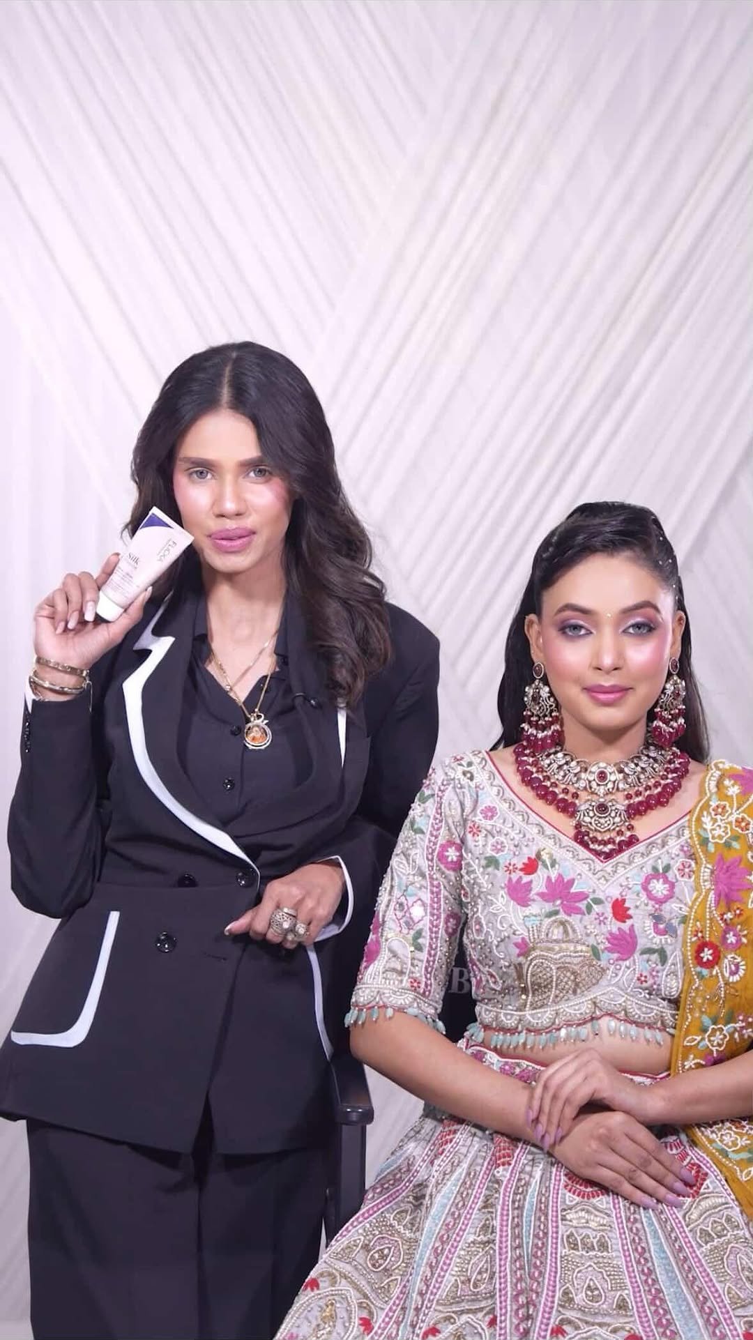 bhumikabahlofficial 게시물 이미지: Patchy ya cakey makeup ka biggest reason?
❌...