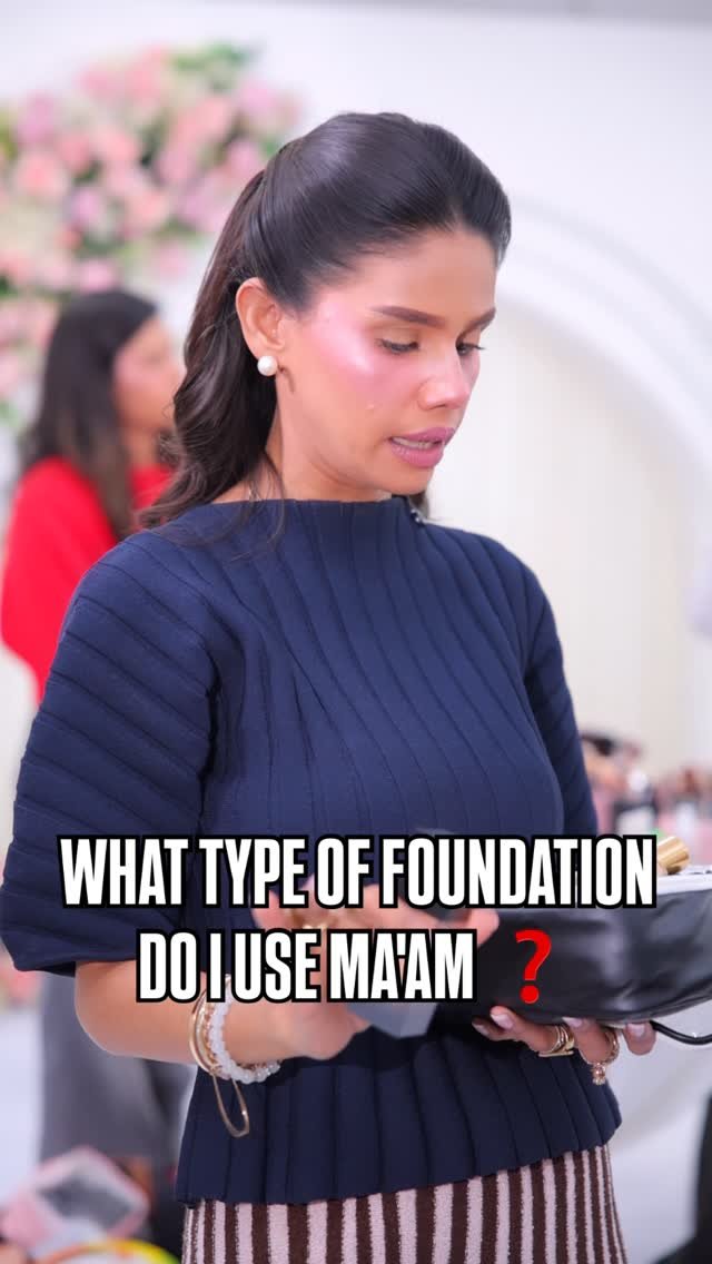 bhumikabahlofficial 게시물 이미지: 📞 9999742084 

✨ Upgrade your makeup and hair...