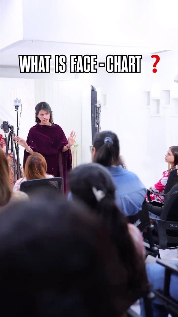 bhumikabahlofficial 게시물 이미지: 📞 9999742084 

✨ Upgrade your makeup and hair...