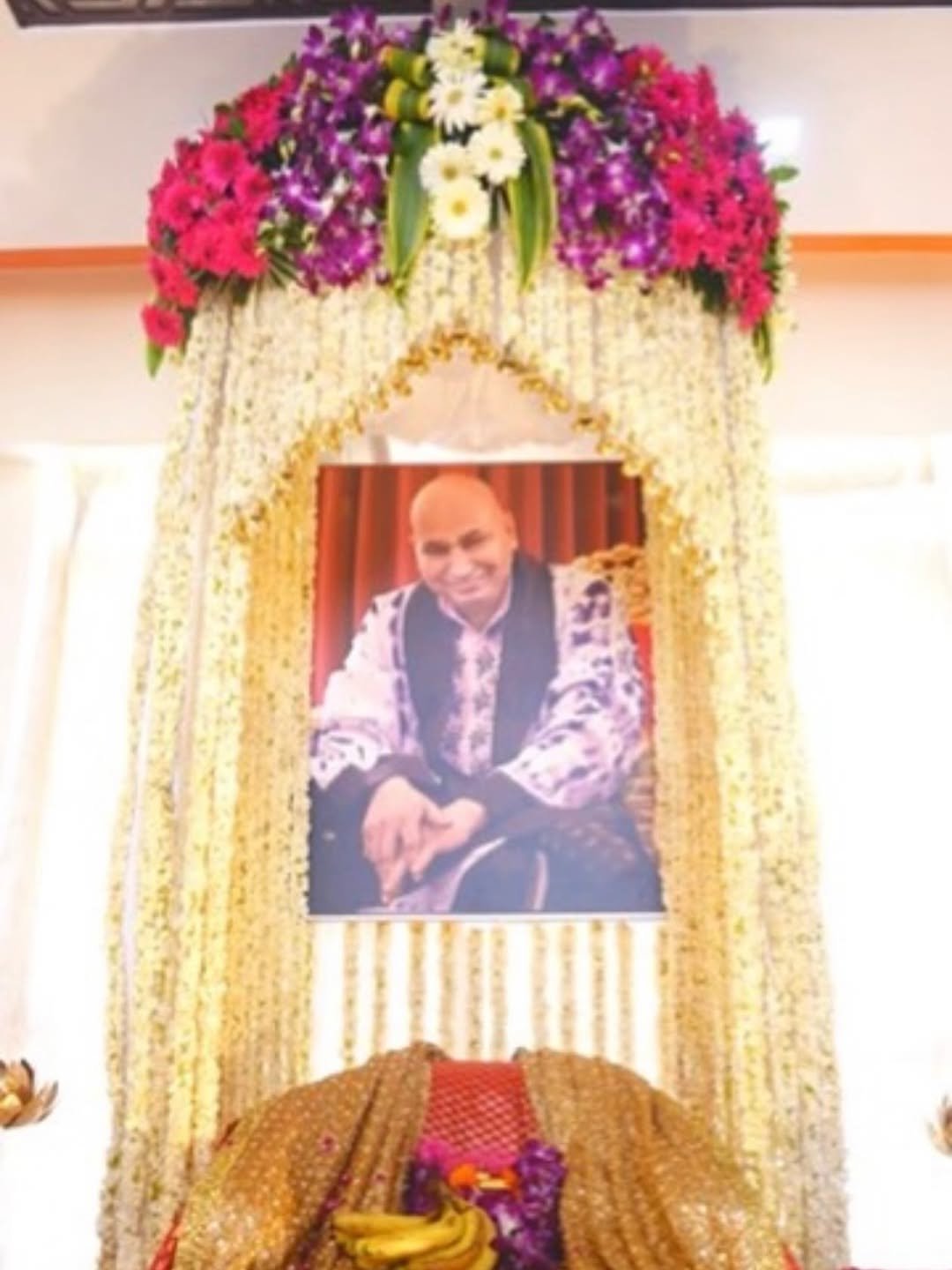 bhumikabahlofficial 게시물 이미지: Jai Guruji. Mere Guruji. Sabke Guruji. Hamare...