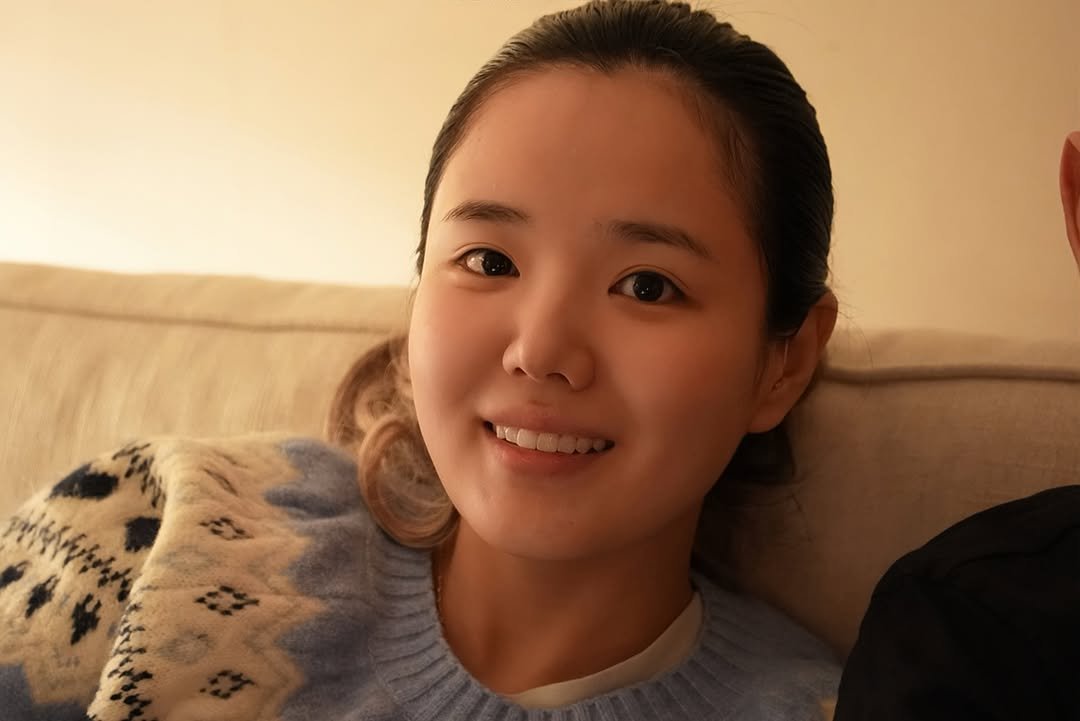 Photo by 은수좋은날 | EUNSOO in Stockholm, Sweden. May be an image of one or more people, turtleneck, sweater and text.