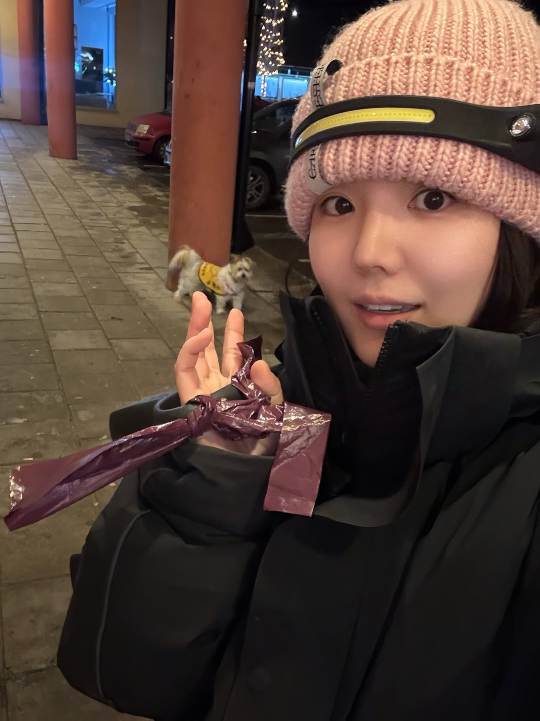 Photo by 은수좋은날 | EUNSOO on December 26, 2025. May be an image of duffle coat, parka and text.