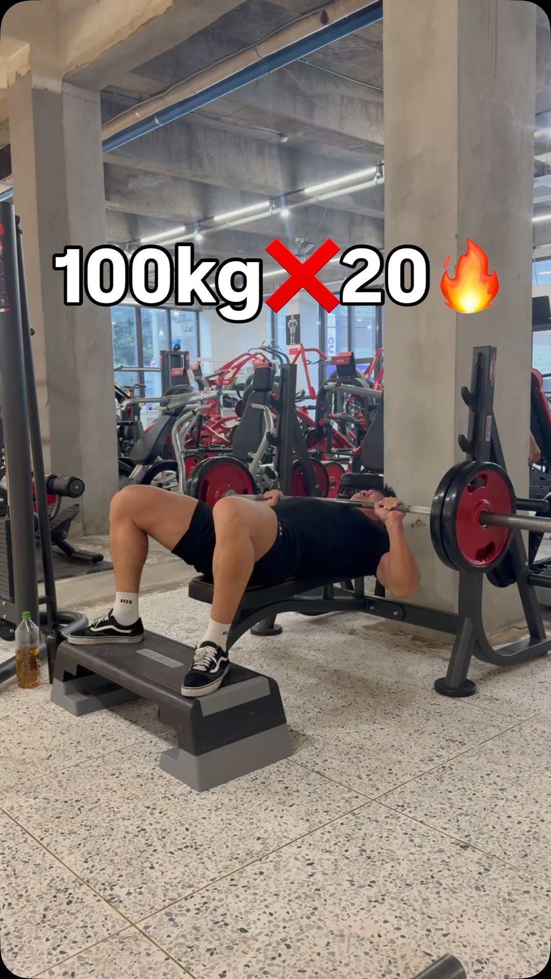 bigtankbro 게시물 이미지: 벤치프레스는 쉬원쉬원하게 미는 맛으로🔥
다음 목표 140 15방 무조건 한다🔥🔥