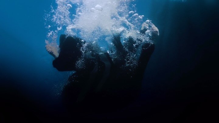 billieeilish 게시물 이미지: READY?