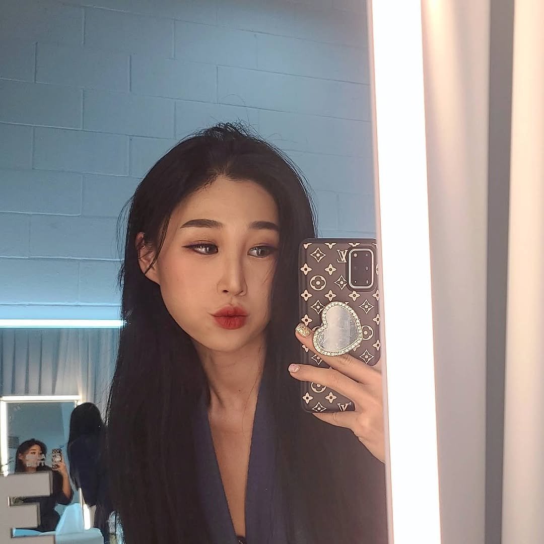 bin_73.55 게시물 이미지: 촬영한지 벌써 2주가 지났다니..

밸런스버튼 _누아드블랑에서
만난 금손...